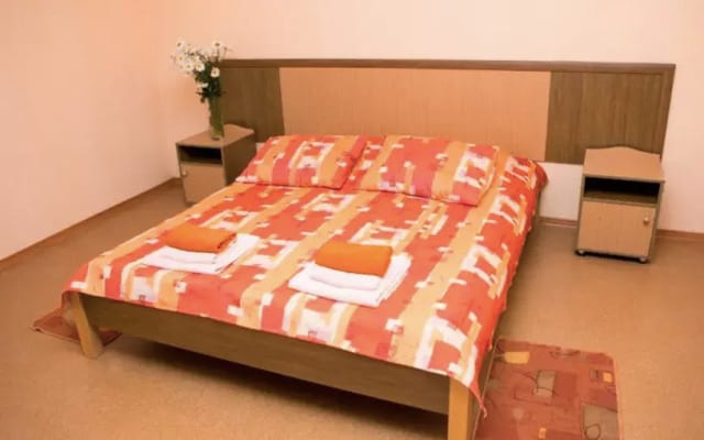 Sea Land Hotel