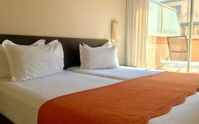 Отель Suites Viena Plaza De Espana