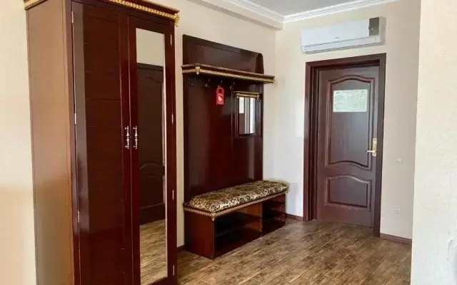 Green Hall Hotel