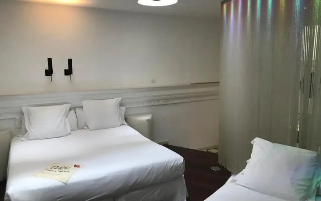 Chic & Basic Born Boutique Hotel