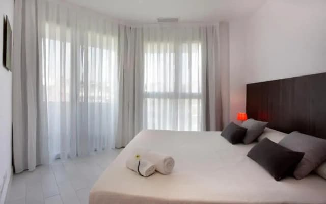 Fisa Rentals Les Corts Apartments