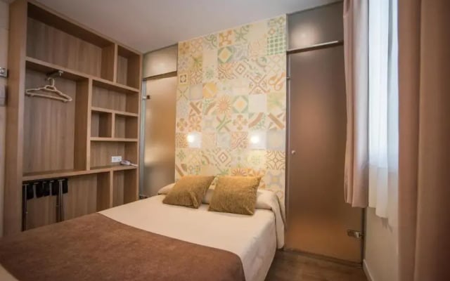 Mare Nostrum Hostal
