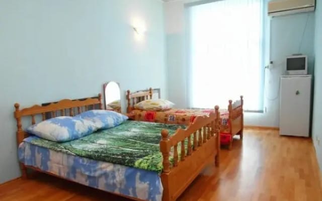 Adel Hotel