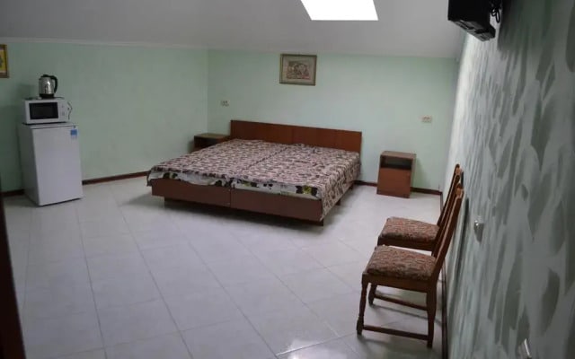 Zolotoi Linkor Guest House