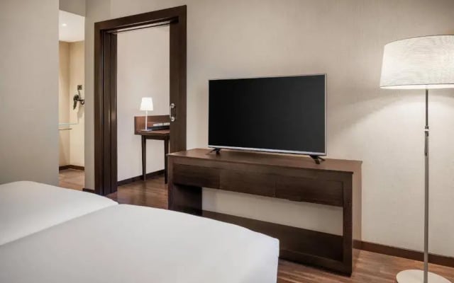 Отель Leonardo Royal Barcelona Forum