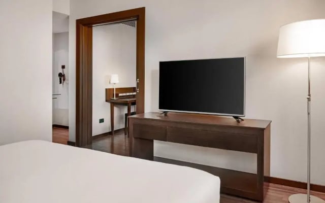 Отель Leonardo Royal Barcelona Forum