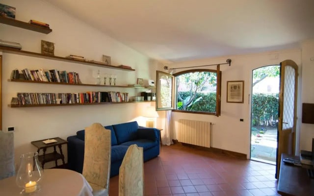 The Palatine Garden Apartment