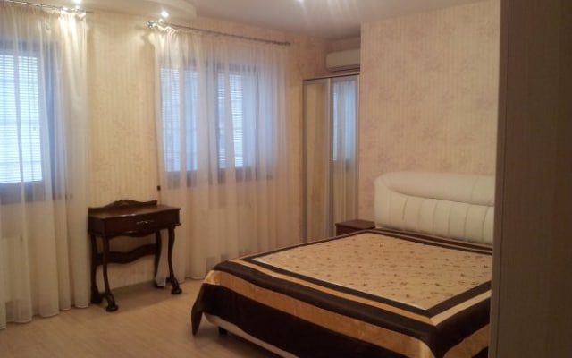 Daudel 007 Apartments