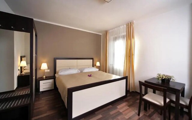 Hotel Corona
