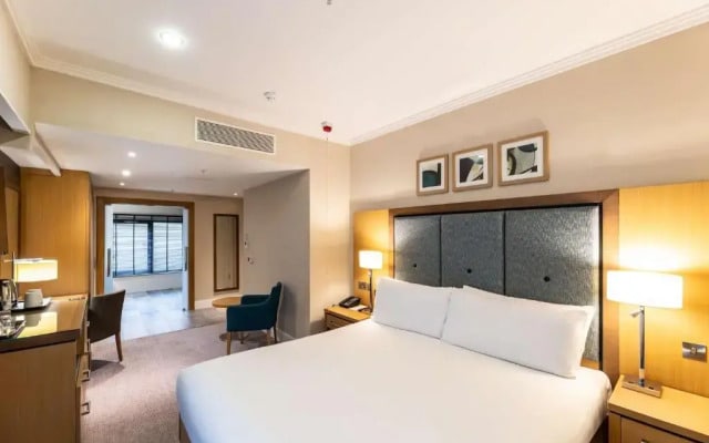 DoubleTree by Hilton London Victoria