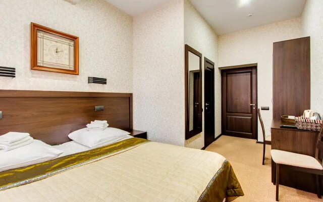 Sleepy Tom Hotel