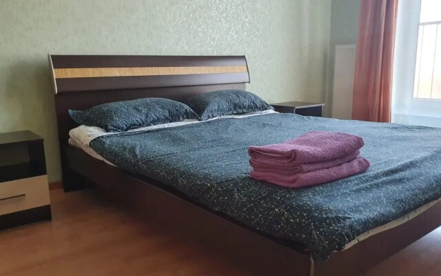 Kvartira dvuhkomnatnaya 76m2 na Kujbysheva 40