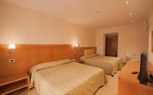 Laurentia Hotel