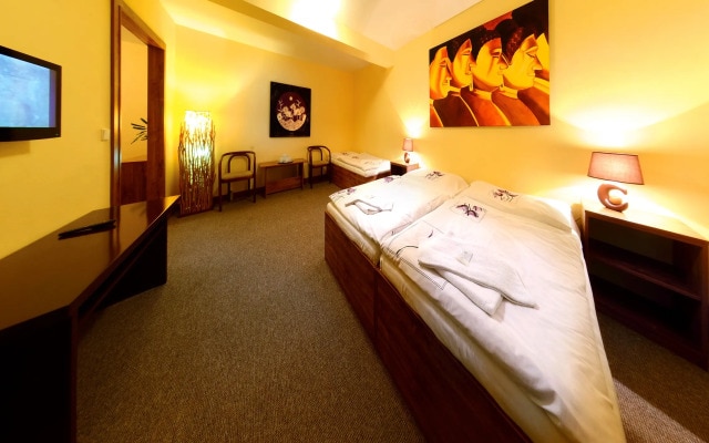 Klaret Hotel