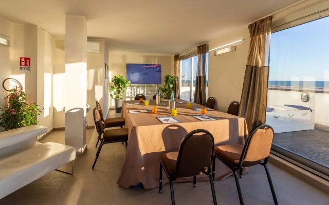 Отель Smy Aran Blu Roma Mare