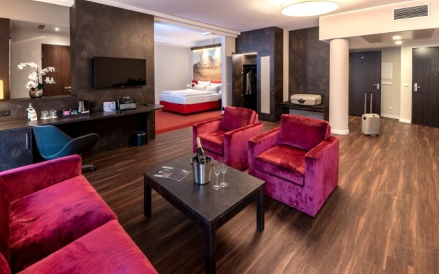 Plaza Premium Berlin Kurfürstendamm