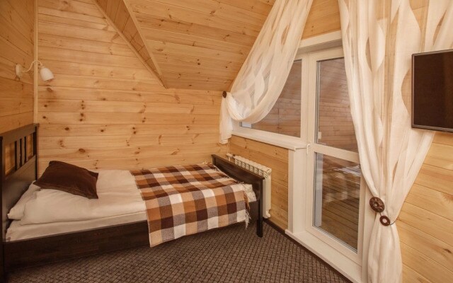 Na Kedrovoy Cottage