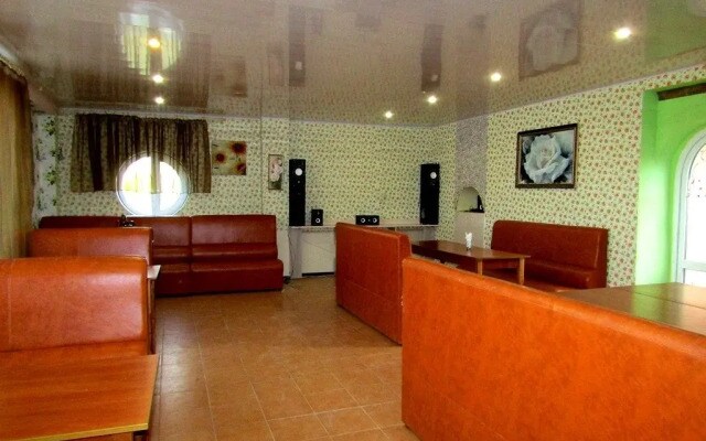 Roza Guest House