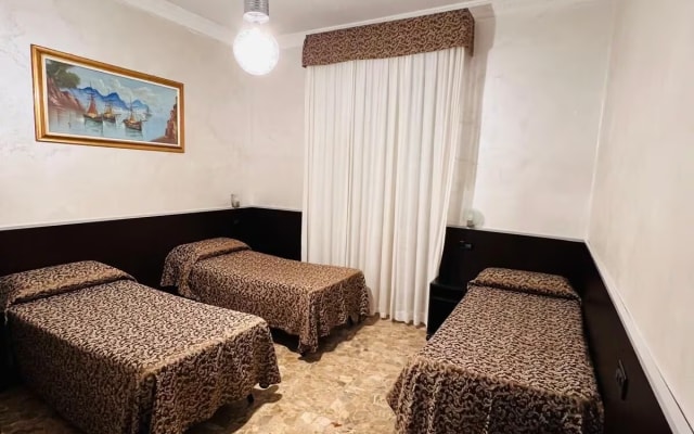 Отель Funny Holiday Rome