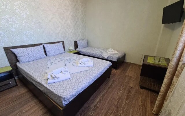 Zvezdny