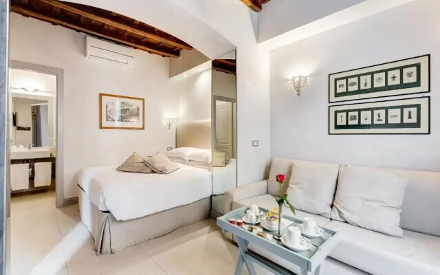 Rome Frattina 27