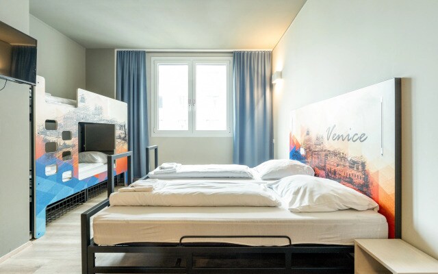 Отель a&o Hostel Venezia Mestre