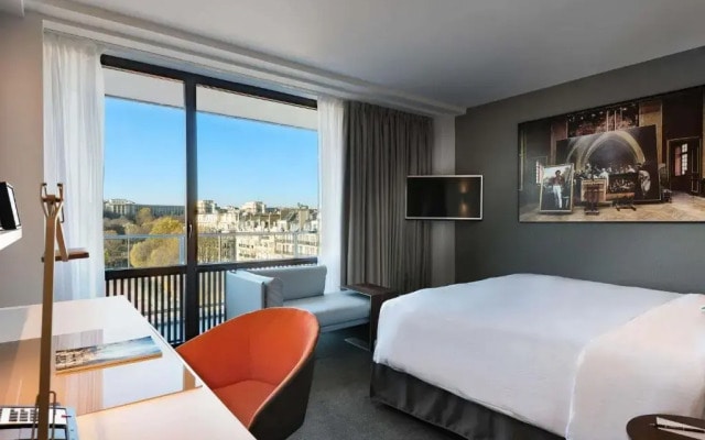 Отель Pullman Paris Tour Eiffel