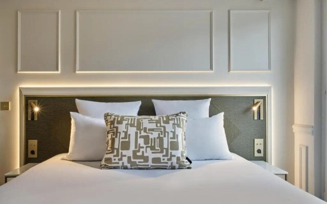 Posy Hotel by Happyculture