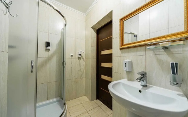 Отель Кристи Christie Hotel