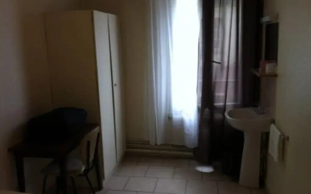 Hipotel Paris Bordeaux Ma Nilmontant