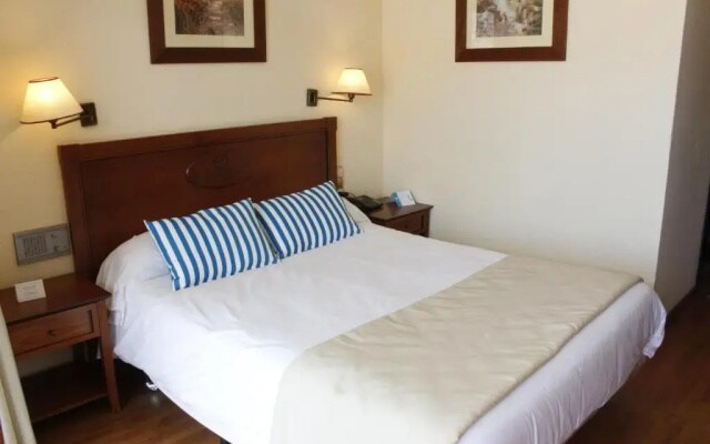 Отель Leonardo Torremolinos Costa del Sol