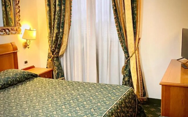 Champagne Palace Hotel