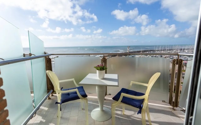 Отель Smy Aran Blu Roma Mare