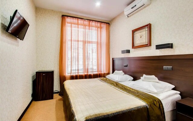 Sleepy Tom Hotel