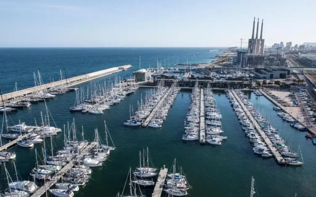 Отель Marina Badalona