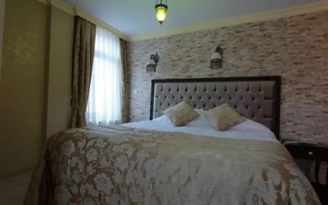 Rosso Hotel