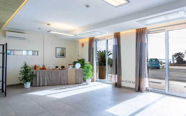 Отель Smy Aran Blu Roma Mare