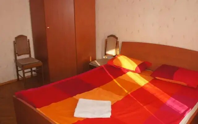 2 Bedrooms Flat Lessnoy Passage