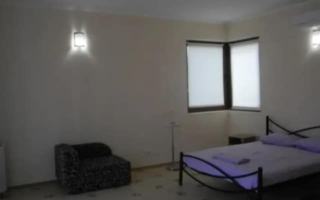 878 Guest House