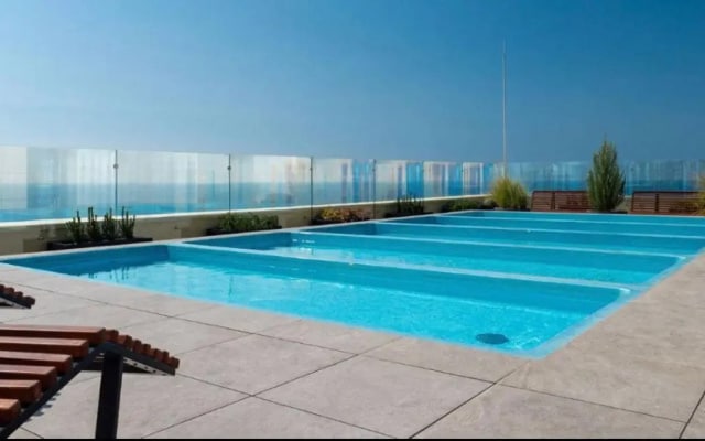 S Basseynom ZHK Metropol Apartments