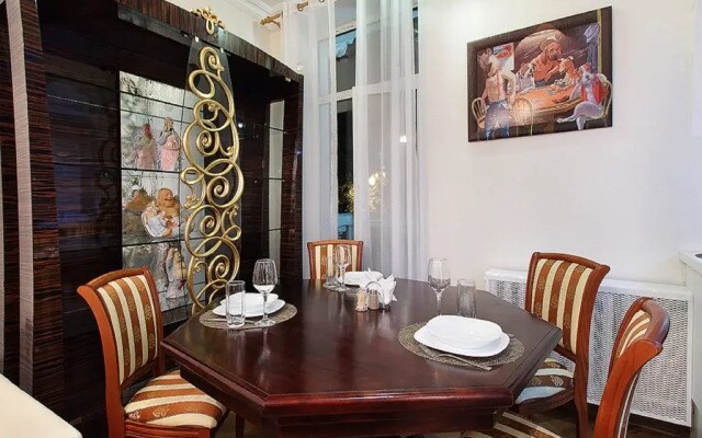 Na Kirova PaulMarie Apartment