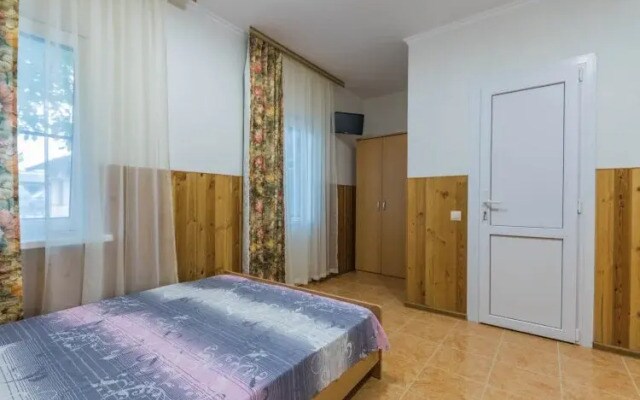 Robinzon Guest House
