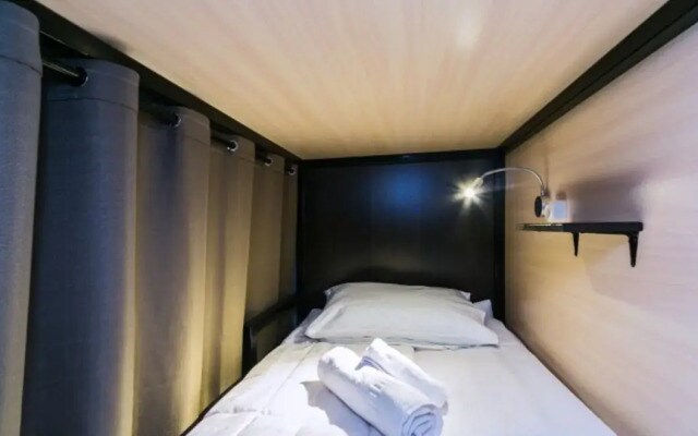 Loft Hostel 77